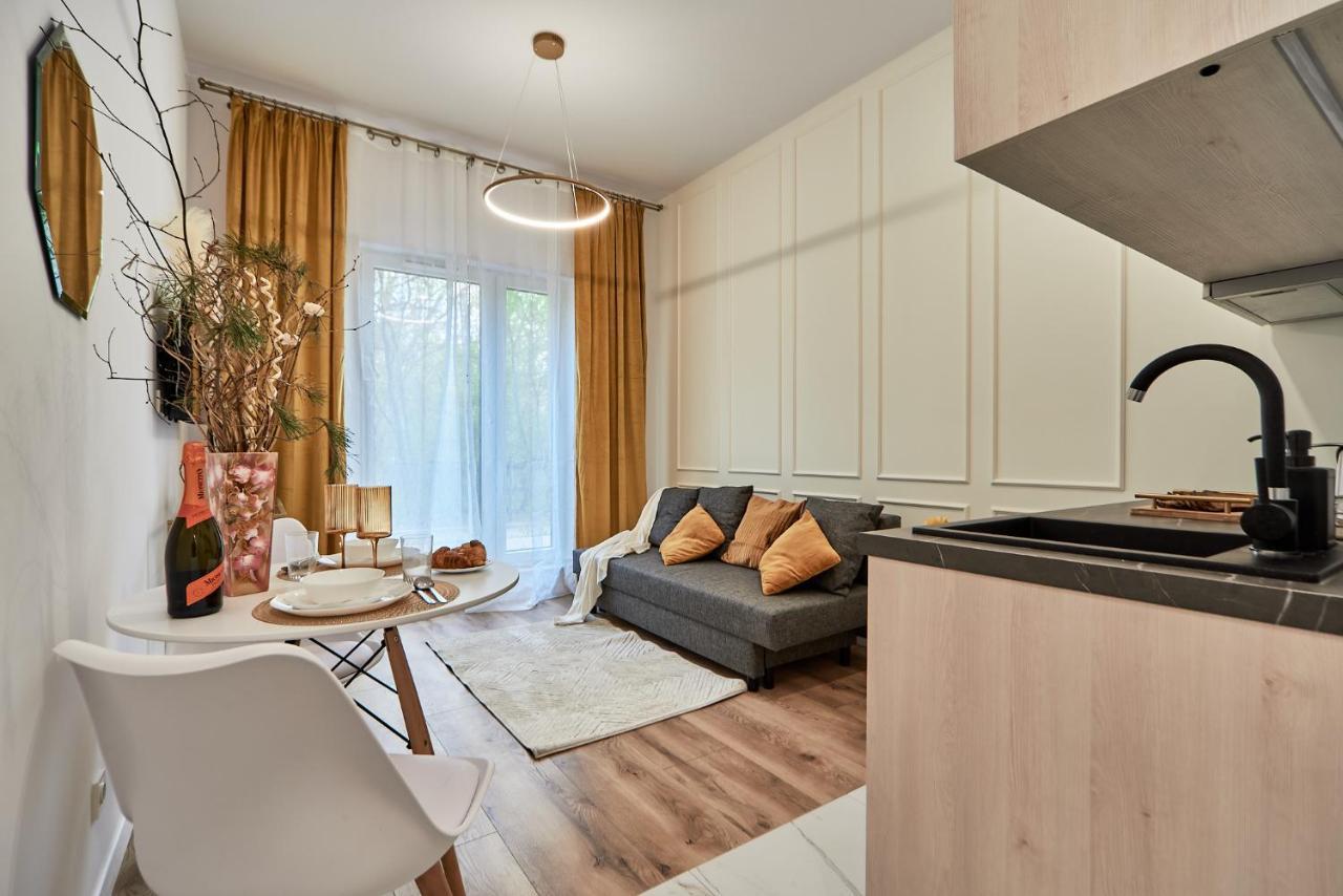 Superapart Marywilska 68B Varsovia Exterior foto